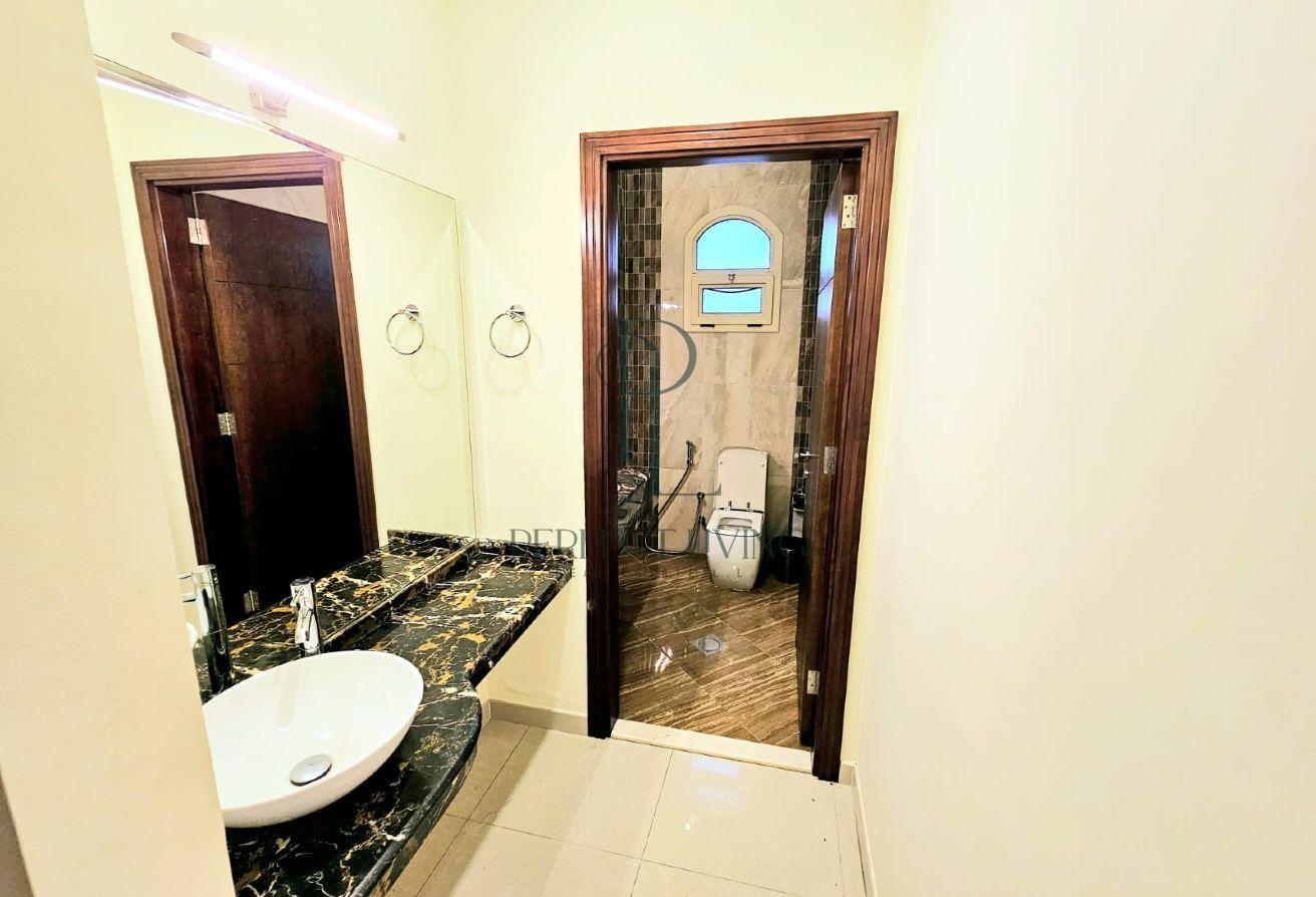 Spacious Villa| Large Garden|Premium Family Living photo 9