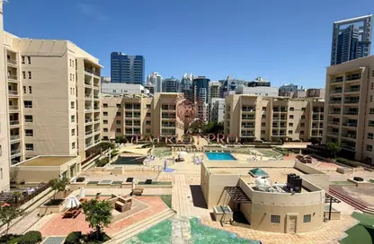 Apartment - 2 Bedrooms - 3 Bathrooms for rent in Greens - Dubai