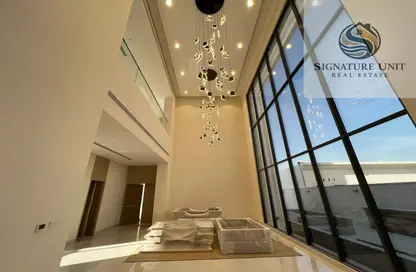 Villa - 5 Bedrooms - 7 Bathrooms for rent in Al Aweer 1 - Al Aweer - Dubai