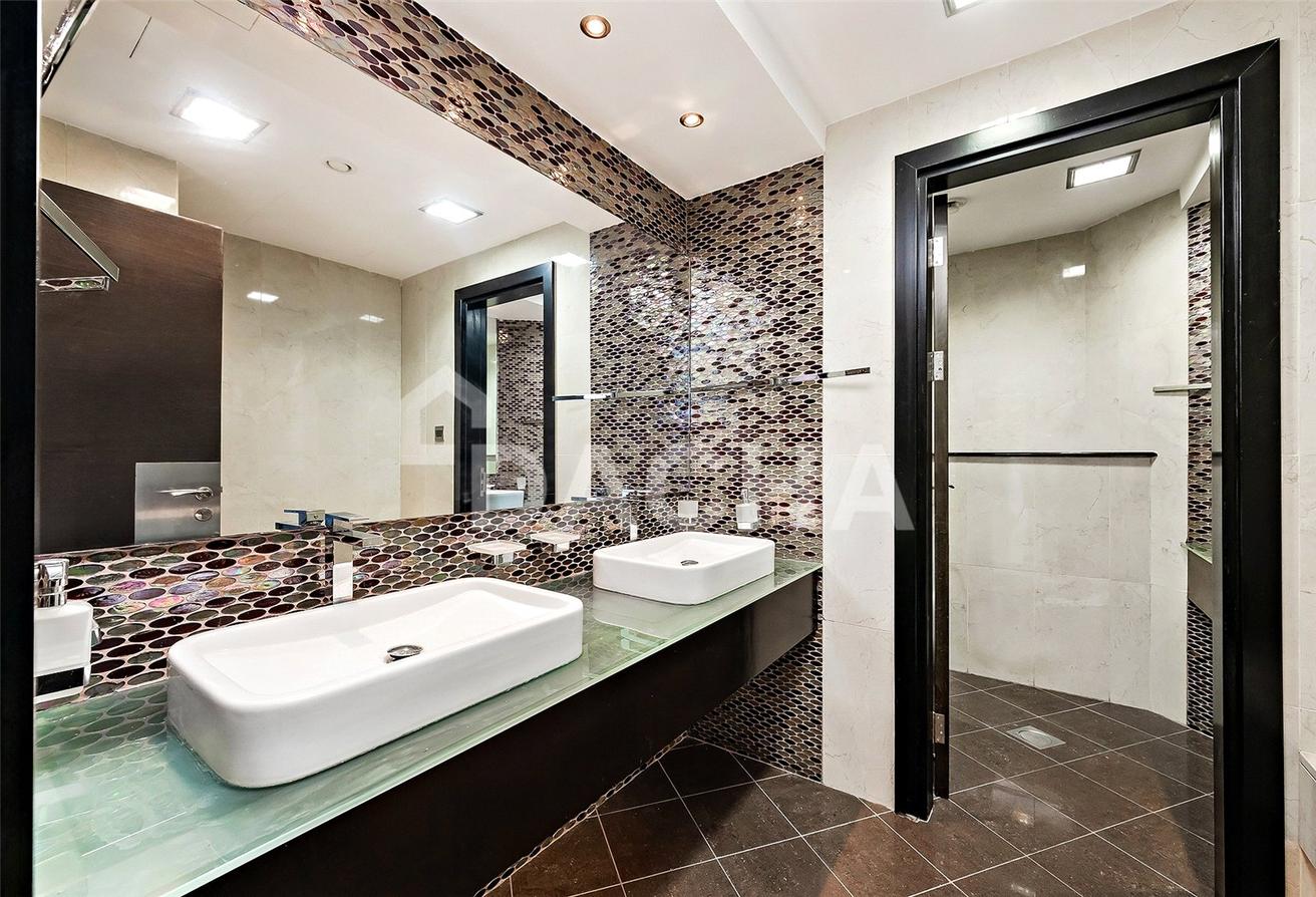 LUXURIOUS | VACANT | UNFURNISHED photo 25