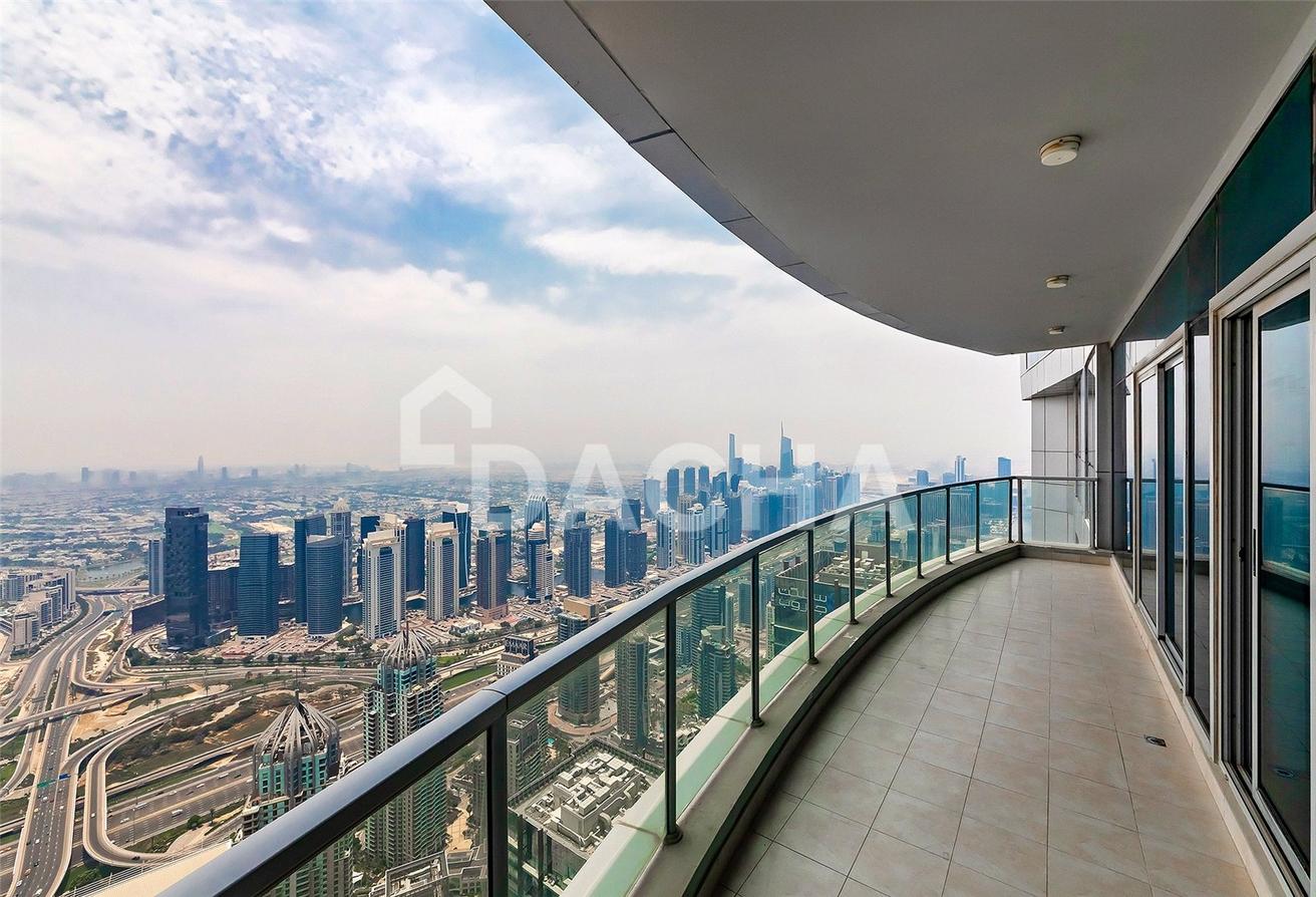 LUXURIOUS | VACANT | UNFURNISHED photo 9
