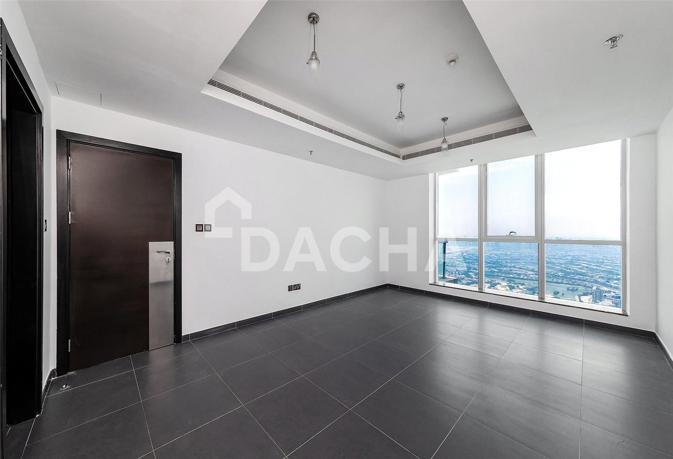 LUXURIOUS | VACANT | UNFURNISHED photo 18