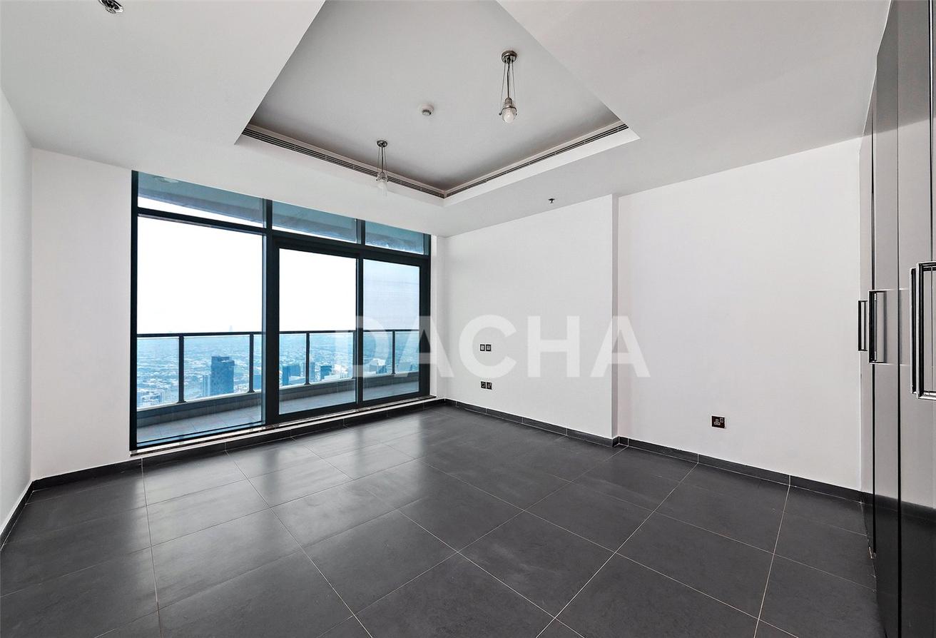 LUXURIOUS | VACANT | UNFURNISHED photo 22