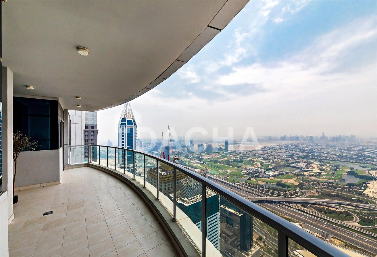 LUXURIOUS | VACANT | UNFURNISHED photo 12
