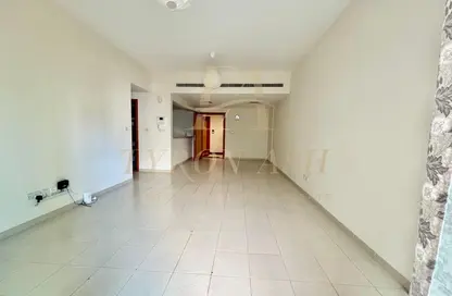 شقة - غرفة نوم - 1 حمام للايجار في الغزلان 4 - الغزلان - جرينز - دبي