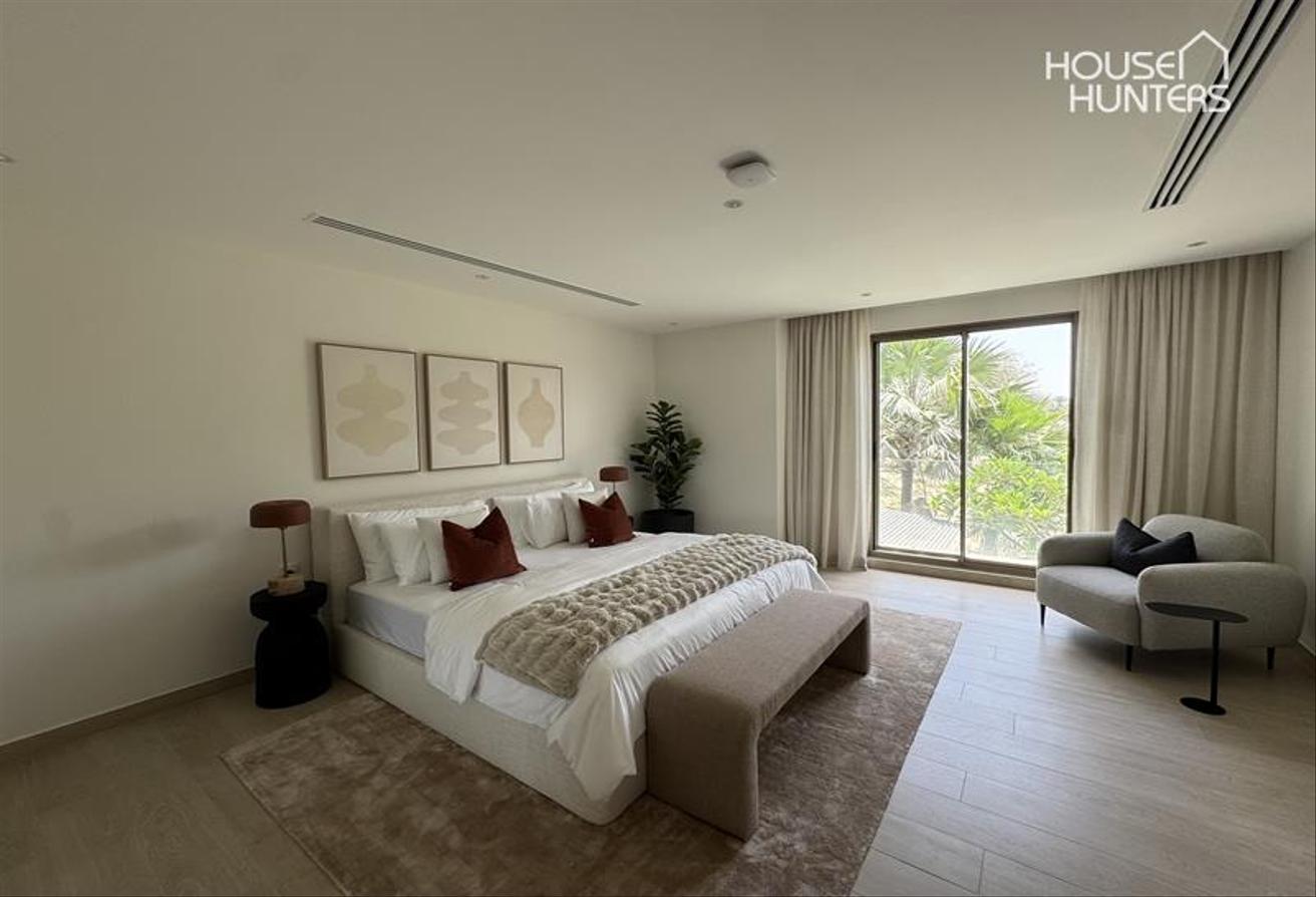 Fully Upgraded | Luxurious 5-Bed | Golf Course photo 6