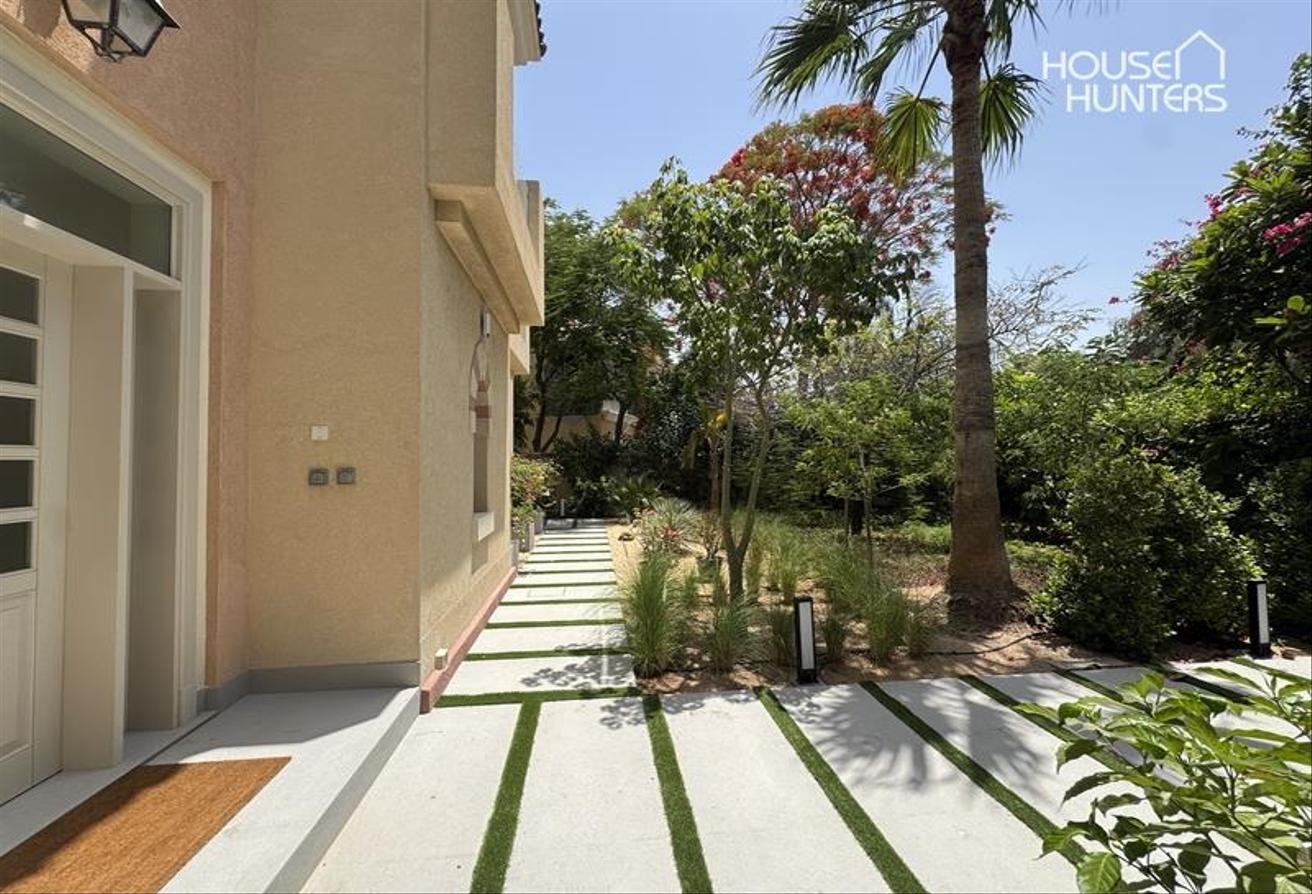 Fully Upgraded | Luxurious 5-Bed | Golf Course photo 8