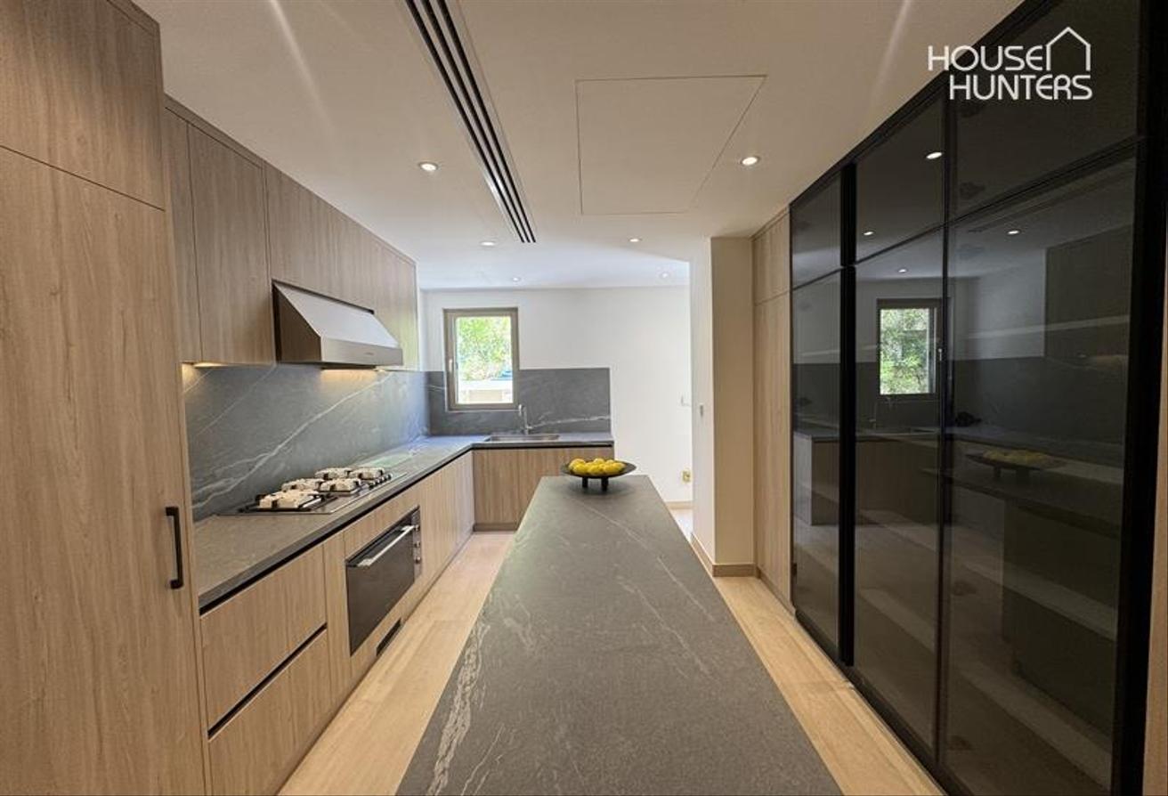 Fully Upgraded | Luxurious 5-Bed | Golf Course photo 15