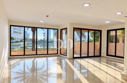 Townhouse - 4 - 5 for rent in Jumeirah Islands Townhouses - Jumeirah Heights - Jumeirah Islands - Dubai