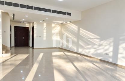 Townhouse - 4 - 5 for rent in Jumeirah Islands Townhouses - Jumeirah Heights - Jumeirah Islands - Dubai