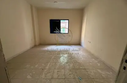 Apartment - 1 Bathroom for rent in Al Qulaya'ah - Al Sharq - Sharjah