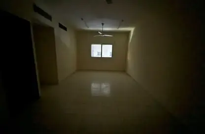 شقة - غرفة نوم - 1 حمام للايجار في بناء النباعة - النبعة - الشرق - الشارقة