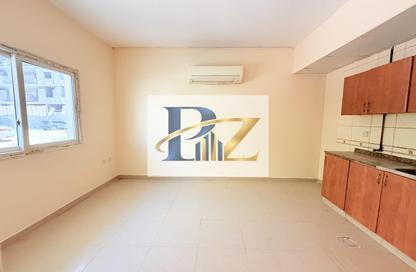 Apartment - Studio - 1 for rent in Fire Station Road - Muwaileh - Sharjah