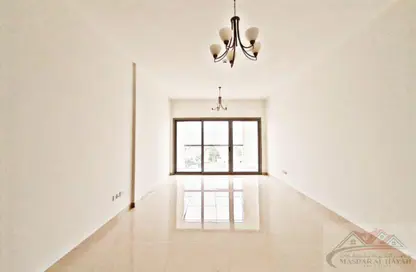 Apartment - 3 Bedrooms - 3 Bathrooms for rent in AlFalah - Muwaileh Commercial - Sharjah