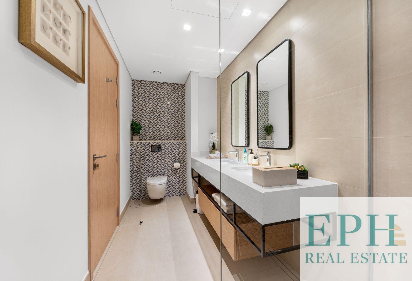 FULL SEA VIEW | FULLY FURNISHED | UPGRADED UNIT photo 13