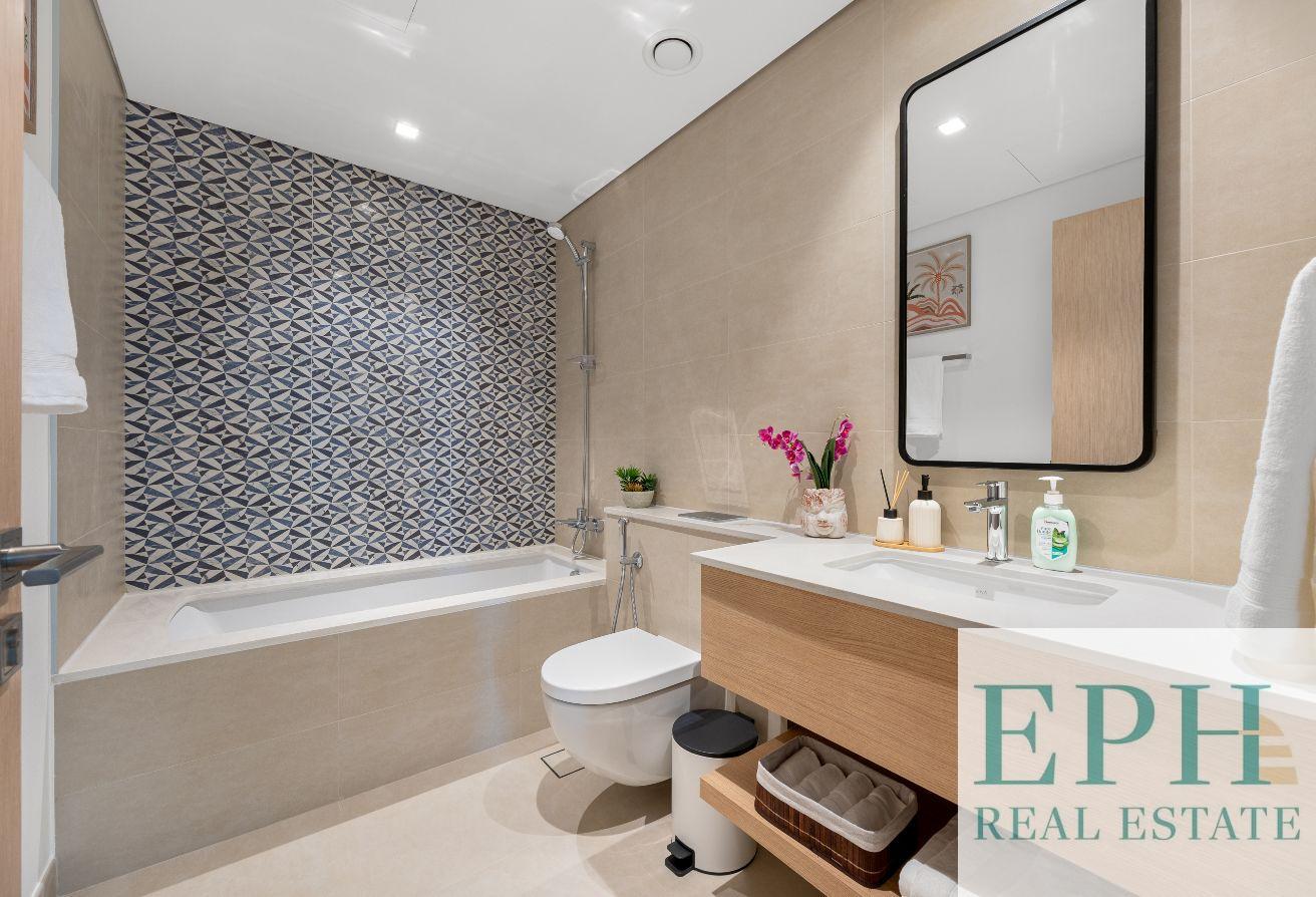 FULL SEA VIEW | FULLY FURNISHED | UPGRADED UNIT photo 9