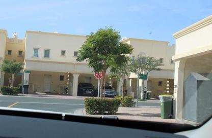Villa - 2 Bedrooms - 3 Bathrooms for rent in Springs 2 - The Springs - Dubai