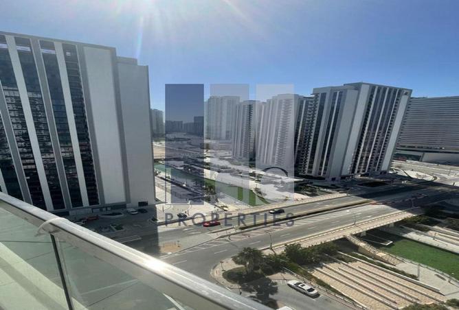 Spacious 1BD Apt With Balcony And Modern Amenities