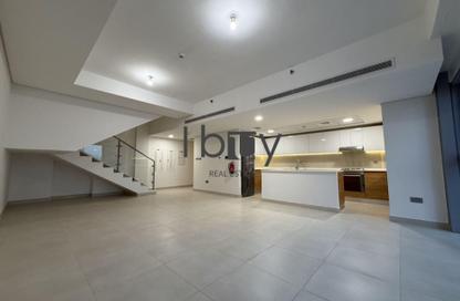 Apartment - 2 Bedrooms - 4 Bathrooms for rent in Radiant Square - City Of Lights - Al Reem Island - Abu Dhabi