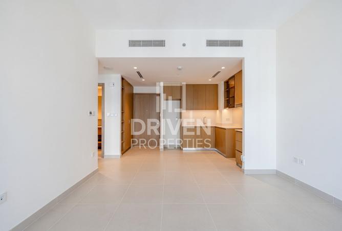 Well Maintained | Mid Floor | Community View photo 2