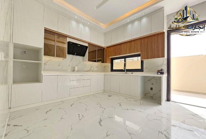 111403416 - Property Image 3