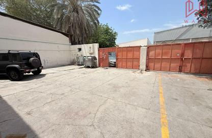 Warehouse - Studio - 1 Bathroom for rent in Al Khabisi - Deira - Dubai
