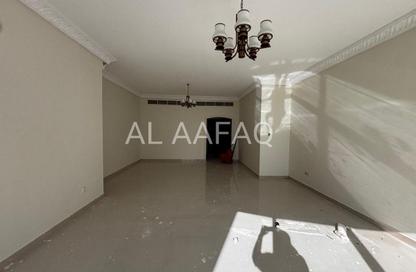 Apartment - 3 Bedrooms - 5 Bathrooms for rent in Al Majaz 1 - Al Majaz - Sharjah