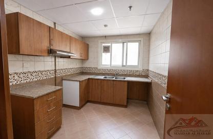 Apartment - 2 Bedrooms - 3 Bathrooms for rent in Muwaileh 29 Building - Muwaileh - Sharjah