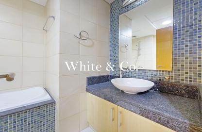 Apartment - 2 Bedrooms - 3 Bathrooms for sale in Jash Hamad - Shoreline Apartments - Palm Jumeirah - Dubai