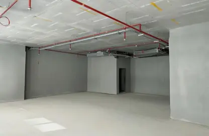 Office Space - Studio - 1 Bathroom for rent in Grosvenor Office Tower - Business Bay - Dubai