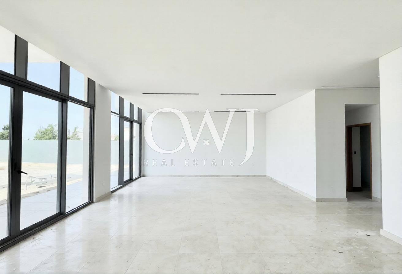 Next to Lagoon and Park | Huge Plot | West Open photo 2