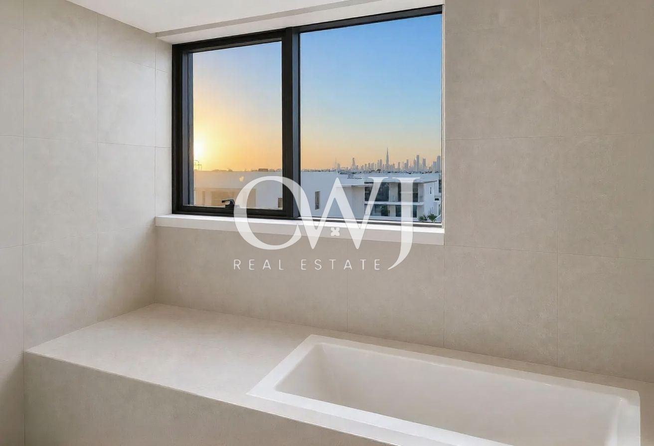 Next to Lagoon and Park | Huge Plot | West Open photo 10