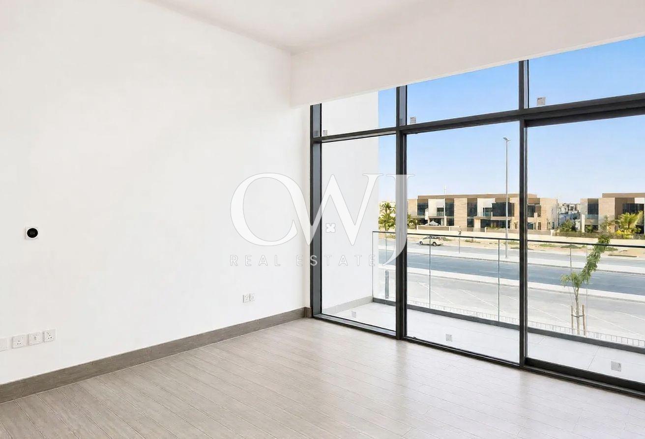 Next to Lagoon and Park | Huge Plot | West Open photo 4