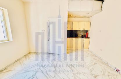 Apartment - Studio - 1 Bathroom for rent in Muwailih Building - Muwaileh - Sharjah