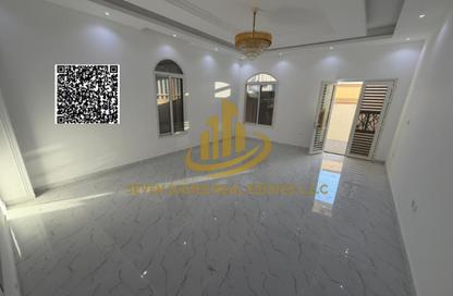 فيلا - 5 غرف نوم - 6 حمامات للايجار في فلل الروضة 2 - 2  الروضة - الروضة - عجمان