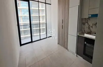 Apartment - 1 Bathroom for rent in Amal Tower - Dubai Sports City - Dubai