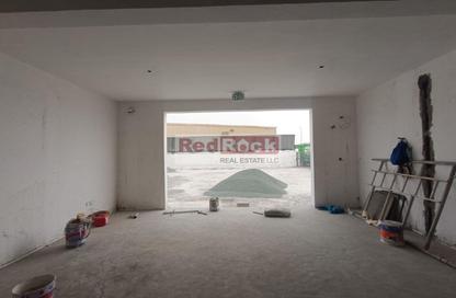 Warehouse - Studio - 2 Bathrooms for rent in Jebel Ali Industrial - Jebel Ali - Dubai