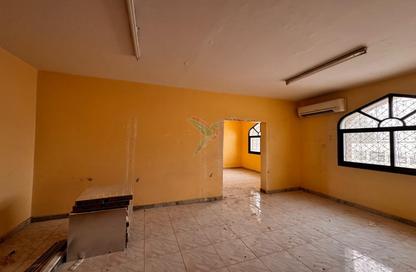 Apartment - 3 Bedrooms - 4 Bathrooms for rent in Ugdat Al Ameriya - Al Jimi - Al Ain