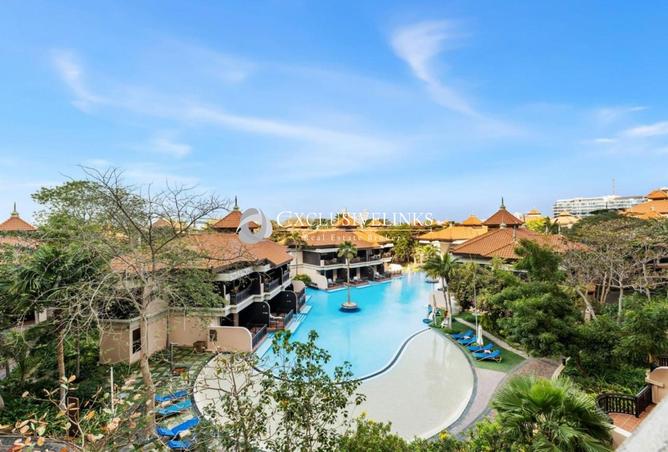 Luxury | Upgraded 1 BR | Pool Facing