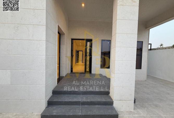 82782098 - Property Image 3