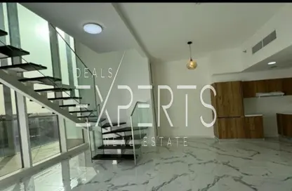 دوبلكس - 2 غرف نوم - 3 حمامات للايجار في الواحة 2 - مساكن الواحه - مدينة مصدر - أبوظبي