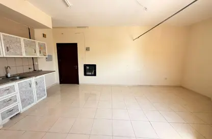 Apartment - 1 Bathroom for rent in GGICO Building Moweilah - Muwaileh Commercial - Sharjah