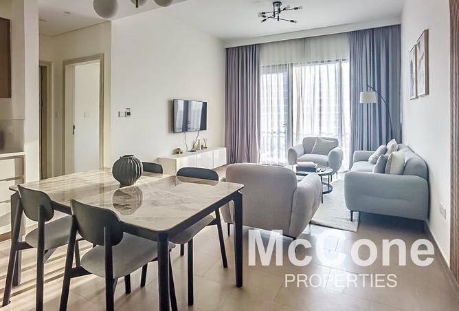 Fully Furnished | October | Cheques Flex photo 3