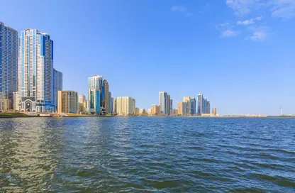 عمارة بالكامل - 8 غرف نوم - 8 حمامات للبيع في المجاز 3 - المجاز - الشارقة