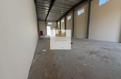 Warehouse - Studio - 3 Bathrooms for rent in Umm Al Thuoob - Umm Al Quwain