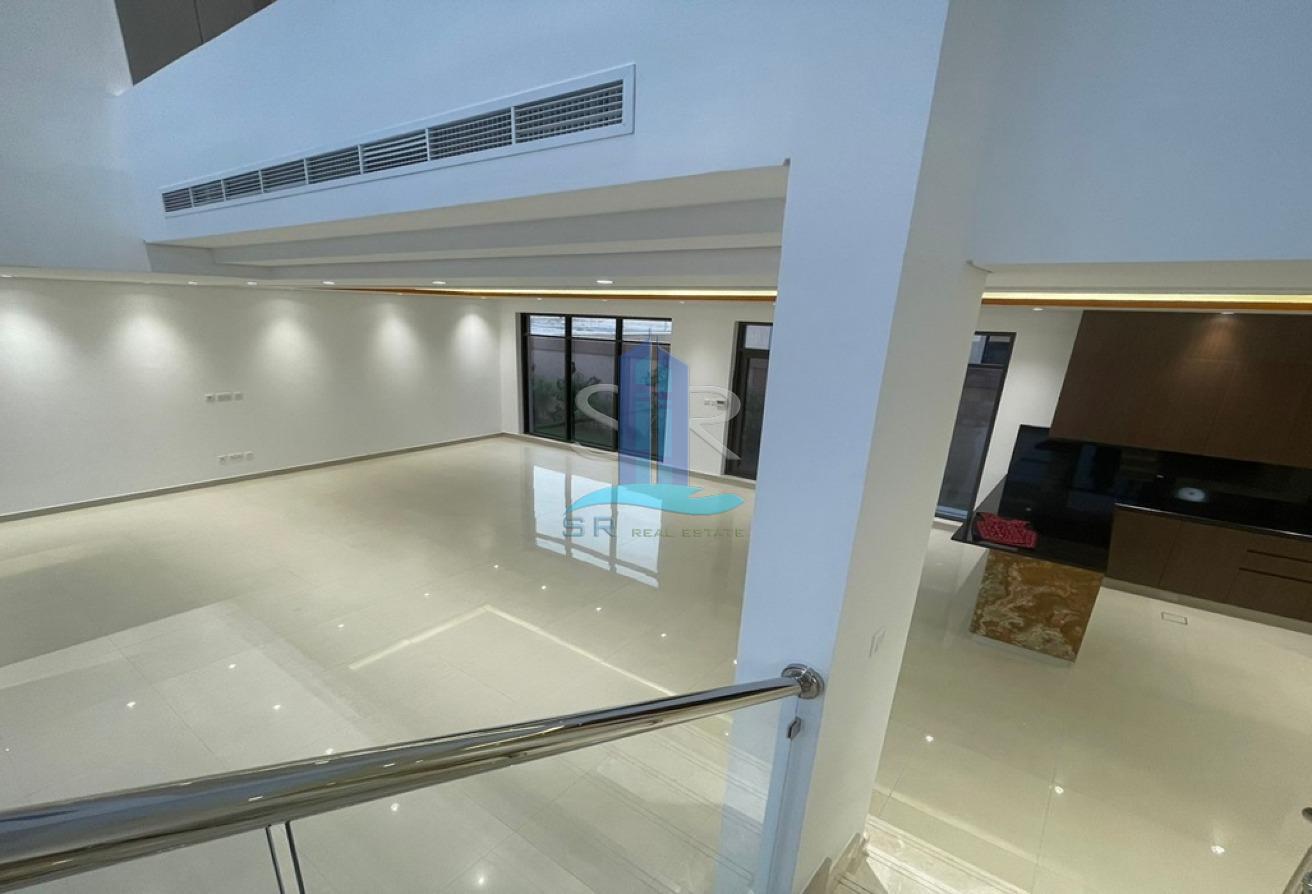 Spacious Layout l Vacant l 6 BR + Maid & Driver photo 7