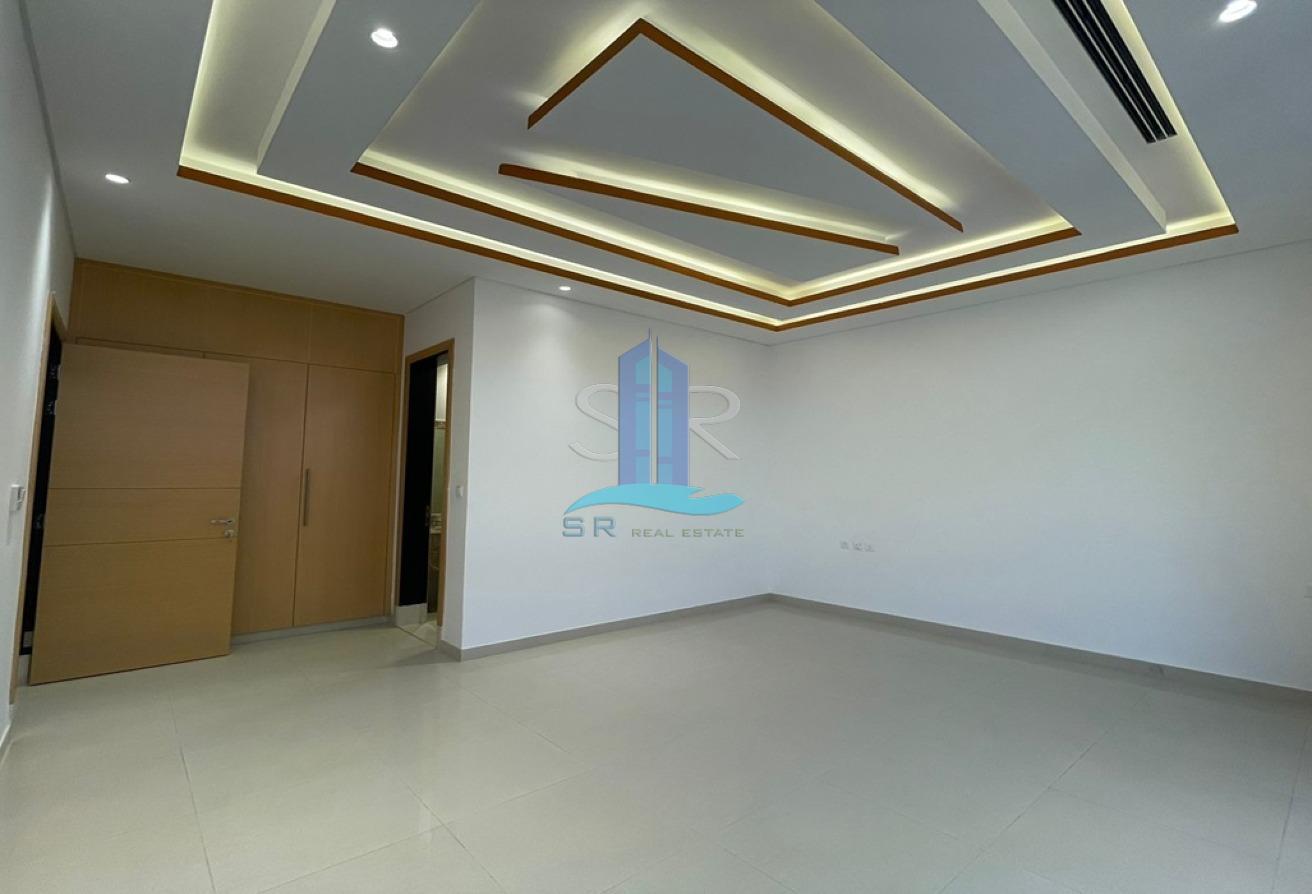 Spacious Layout l Vacant l 6 BR + Maid & Driver photo 6
