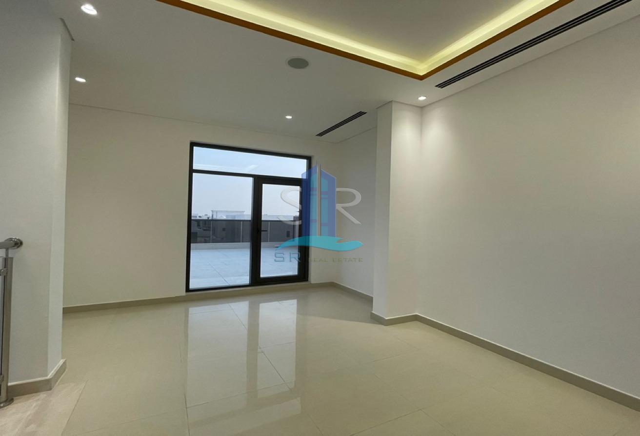 Spacious Layout l Vacant l 6 BR + Maid & Driver photo 5