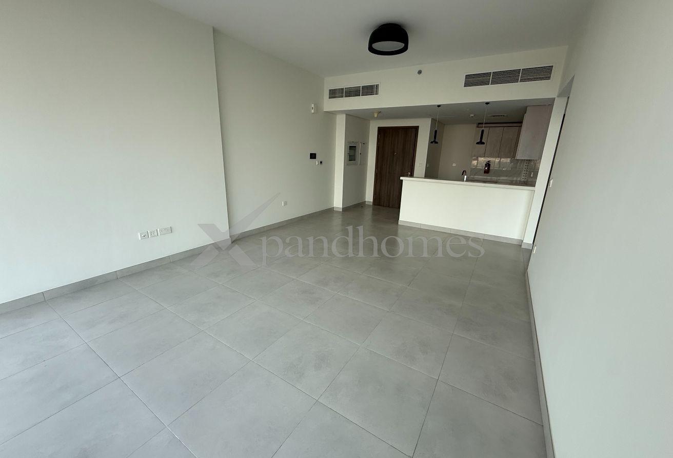 Best Deal |Large 1BHK | Near Metro | Ready photo 5
