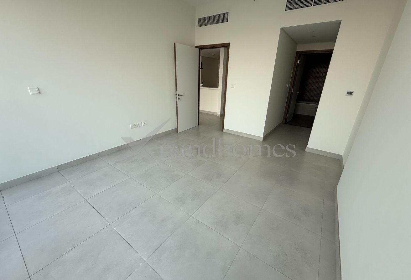 Best Deal |Large 1BHK | Near Metro | Ready photo 9